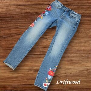 Driftwood Floral Embroidered Skinny Jeand